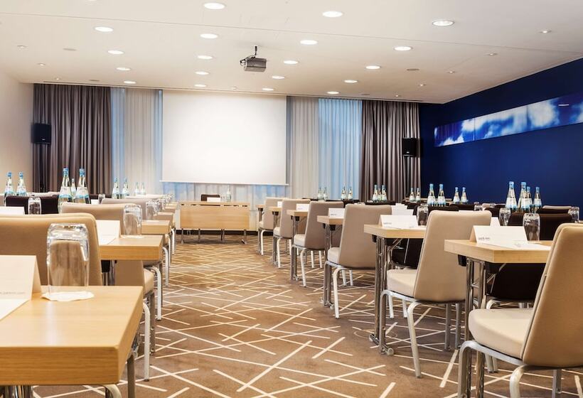 هتل Park Inn By Radisson Stuttgart