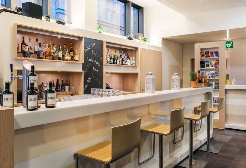 هتل Park Inn By Radisson Stuttgart