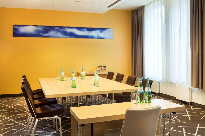 בית מלון כפרי Park Inn By Radisson Stuttgart