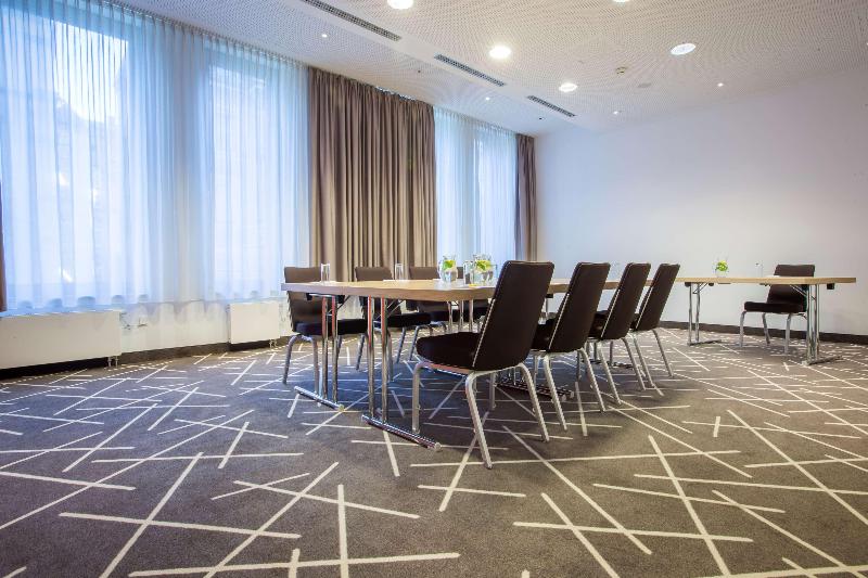 هتل Park Inn By Radisson Stuttgart
