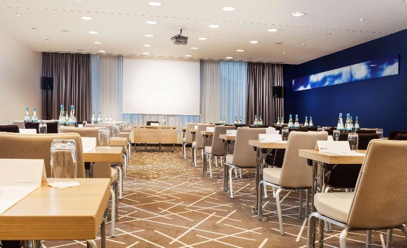 בית מלון כפרי Park Inn By Radisson Stuttgart
