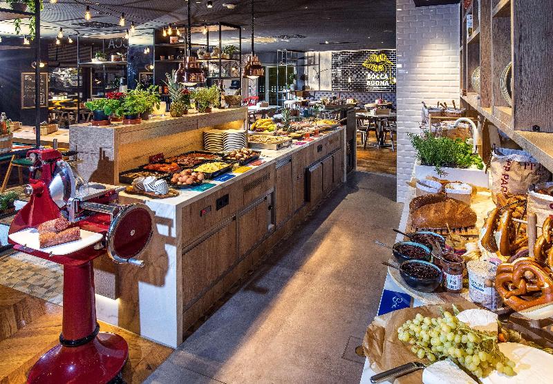 בית מלון כפרי Park Inn By Radisson Stuttgart