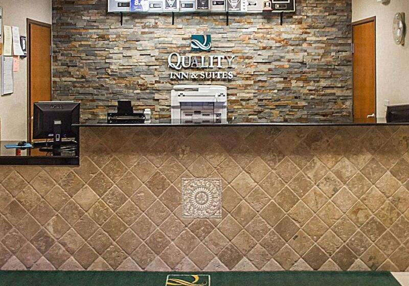 فندق Quality Inn & Suites Fishkill South Near I 84