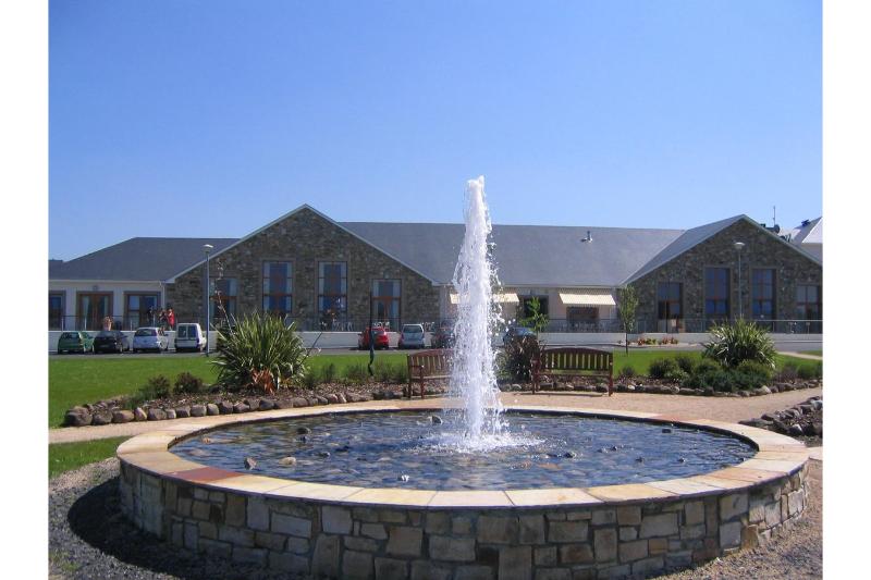 فندق Ramada Lough Allen