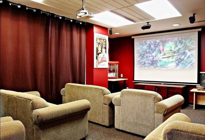 Отель Residence & Conference Centre Ottawa Downtown