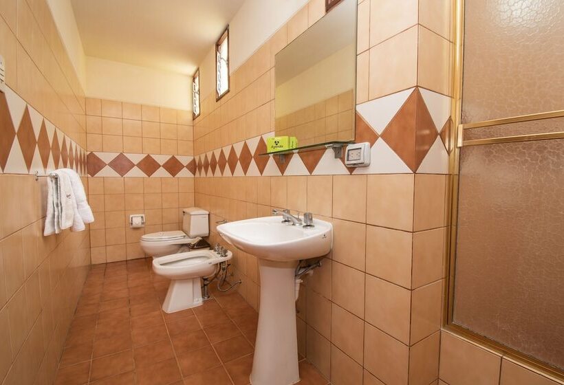 Отель San Isidro Inn