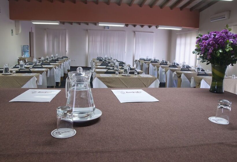 Отель San Isidro Inn