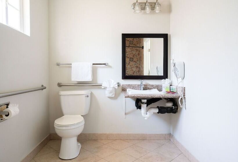 فندق Solaire Inn & Suites