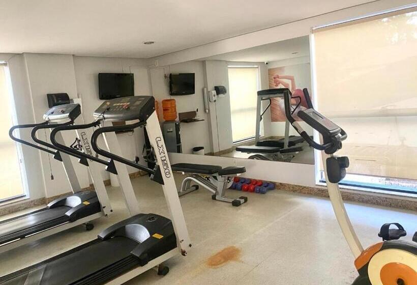 בית מלון כפרי Sun Square Suites