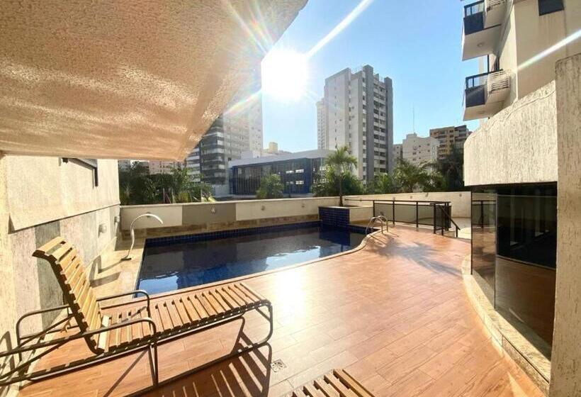 בית מלון כפרי Sun Square Suites
