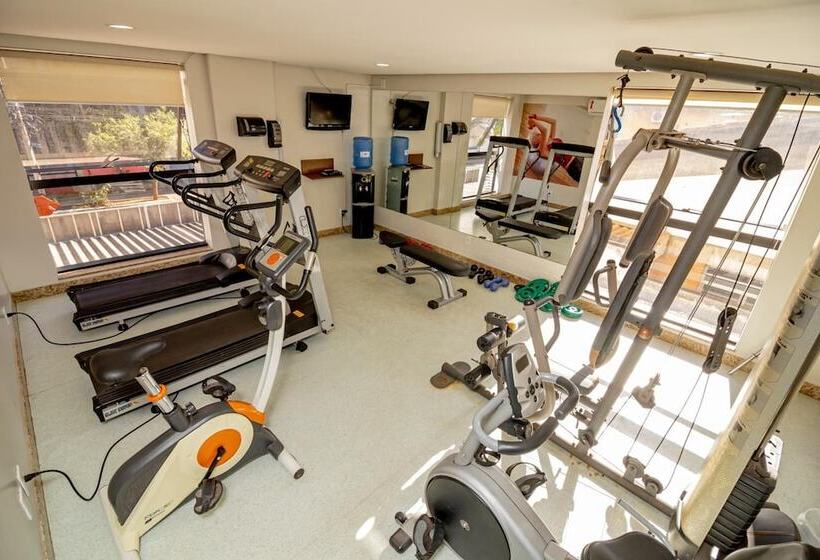 בית מלון כפרי Sun Square Suites