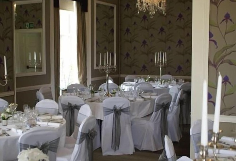 בית מלון כפרי Sweeney Hall