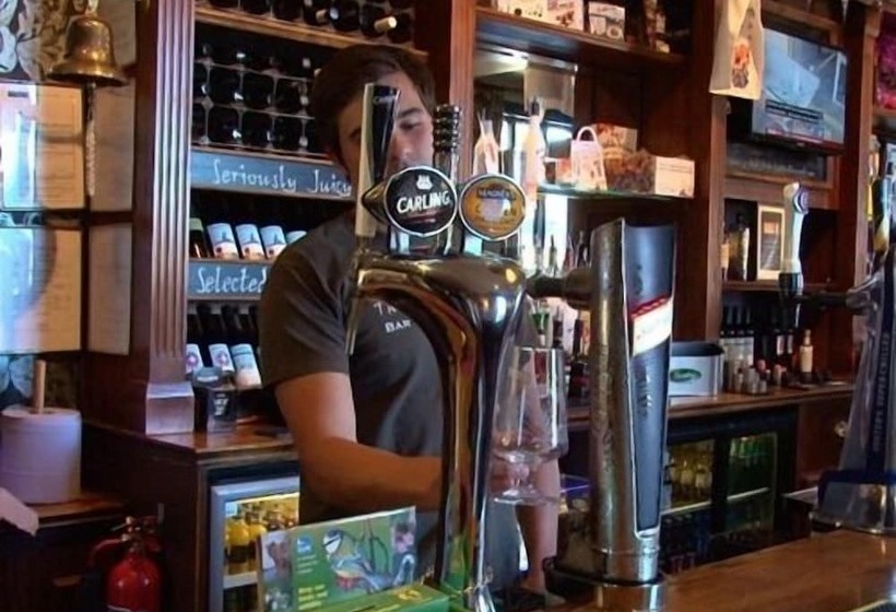 Отель The Hunting Lodge