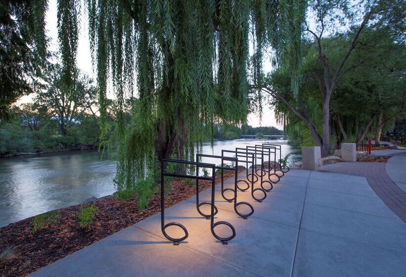 Riverside Hotel, Bw Premier Collection