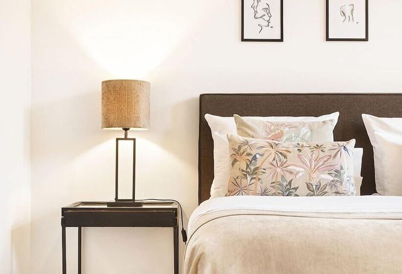 هتل The Weinmeister Berlinmitte  Adults Only