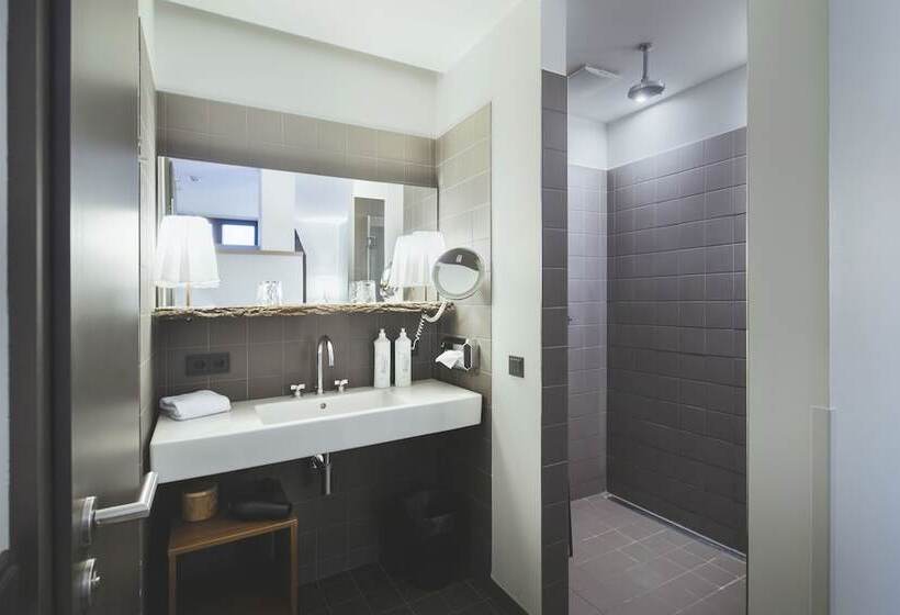 هتل The Weinmeister Berlinmitte  Adults Only