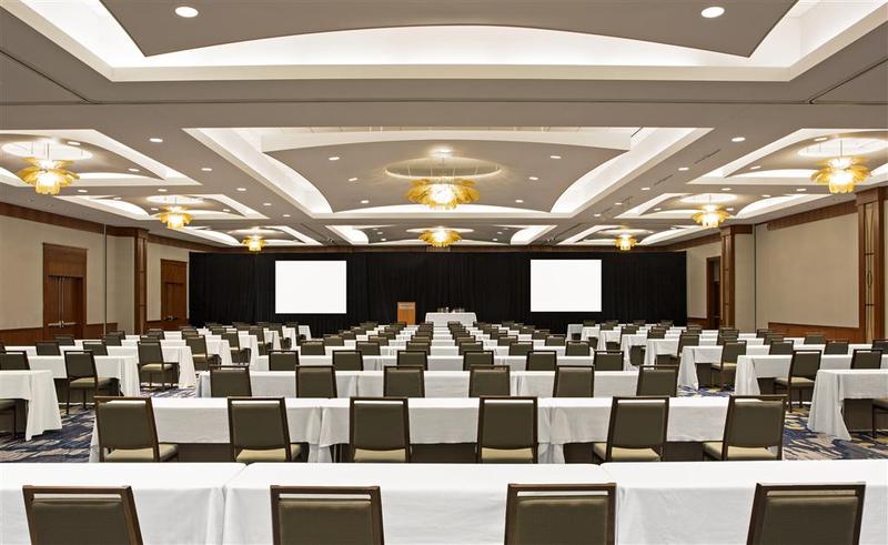 هتل The Westin Alexandria Old Town