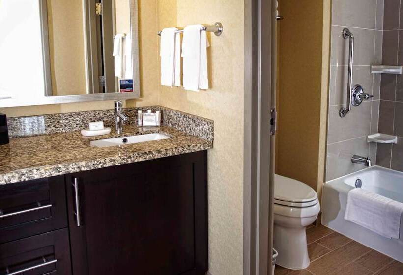 فندق Towneplace Suites By Marriott Sudbury