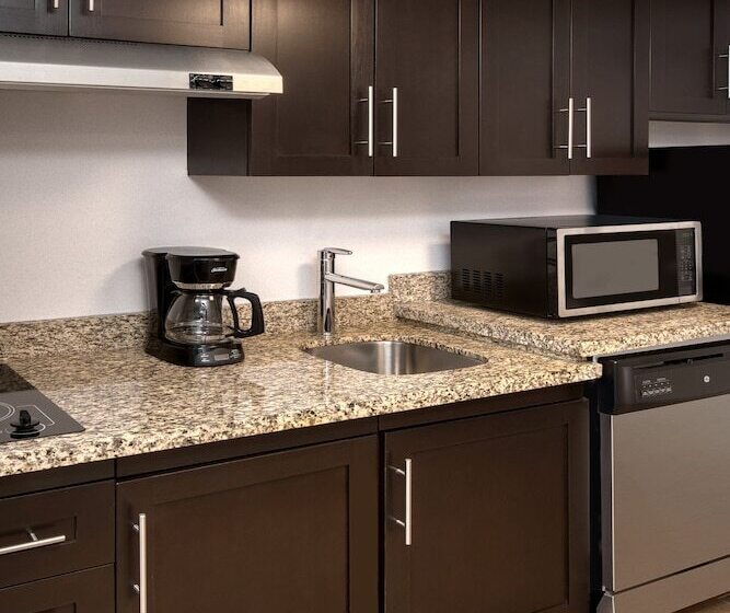 فندق Towneplace Suites By Marriott Sudbury