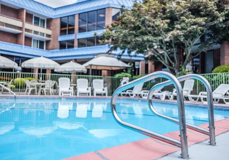 University Place Hotel And Conference Center