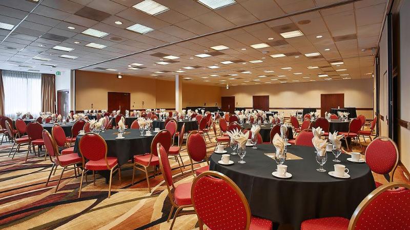 University Place Hotel And Conference Center