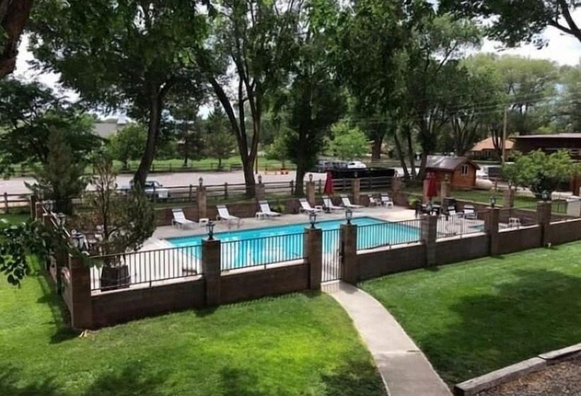 Austin S Chuckwagon Motel