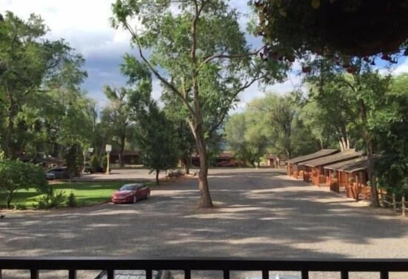 Austin S Chuckwagon Motel