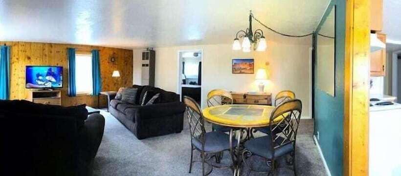 Austin S Chuckwagon Motel