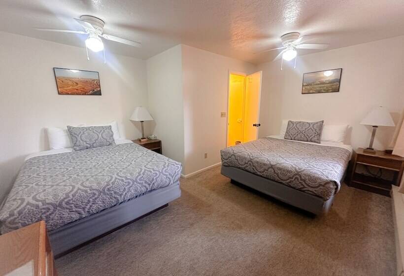 Austin S Chuckwagon Motel