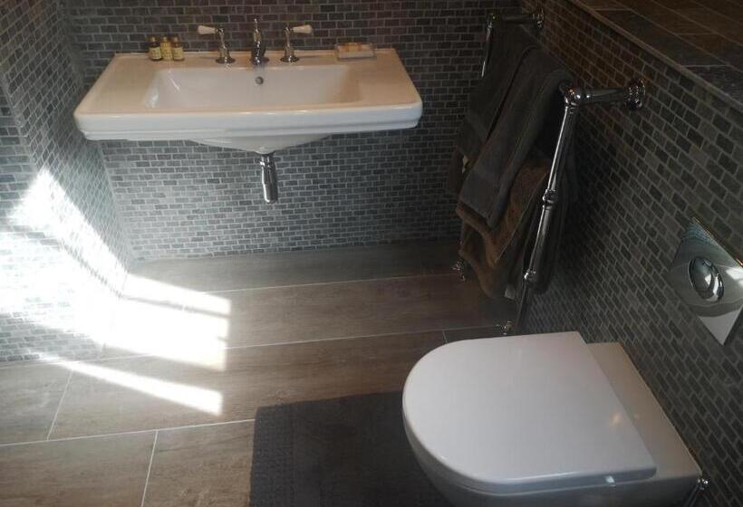 ユースホステル The Queen S Head