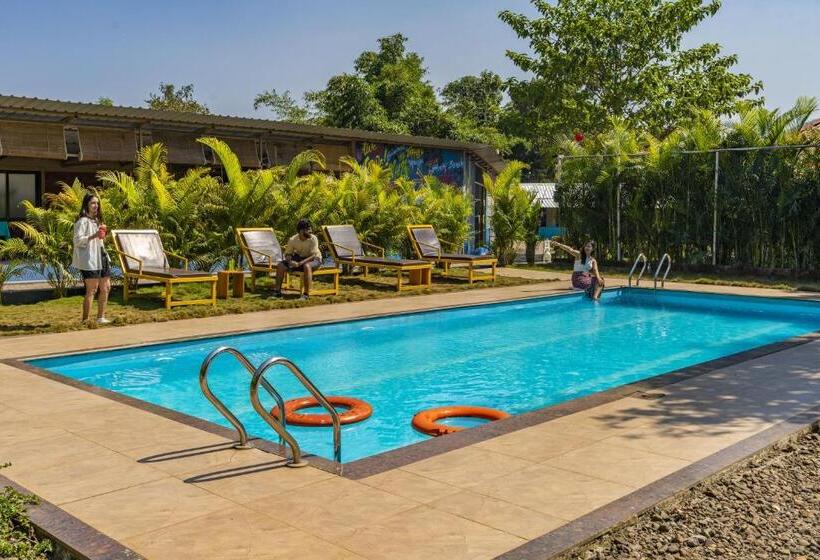 Albergue Zostel Kolad