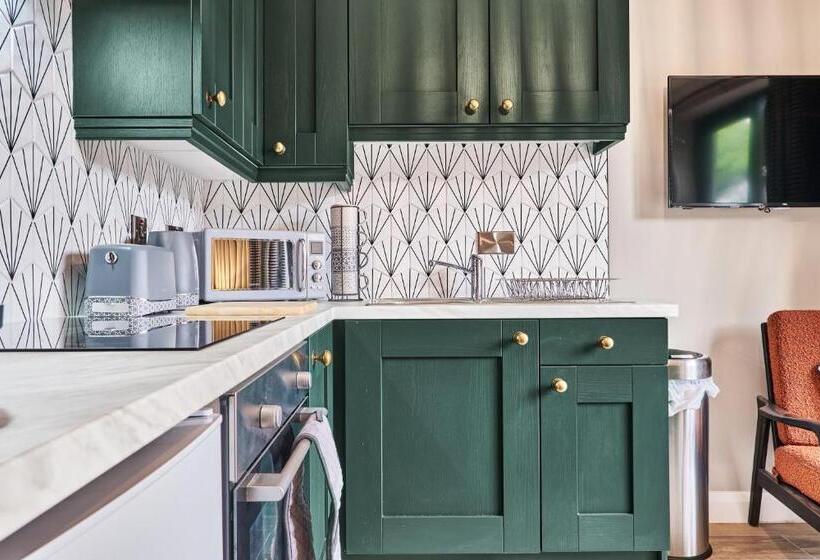 Bed and Breakfast 44 North