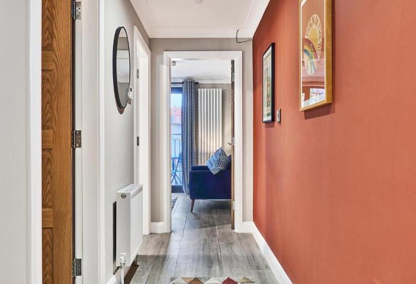 Bed and Breakfast 44 North