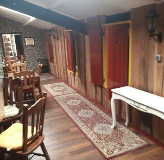 مبيت وإفطار Unieke Vriendenkamer Met Bedstedes Tot 11 Personen En 2 Rustig Gelegen Chalets 2 En 4 Persoons Te Hu