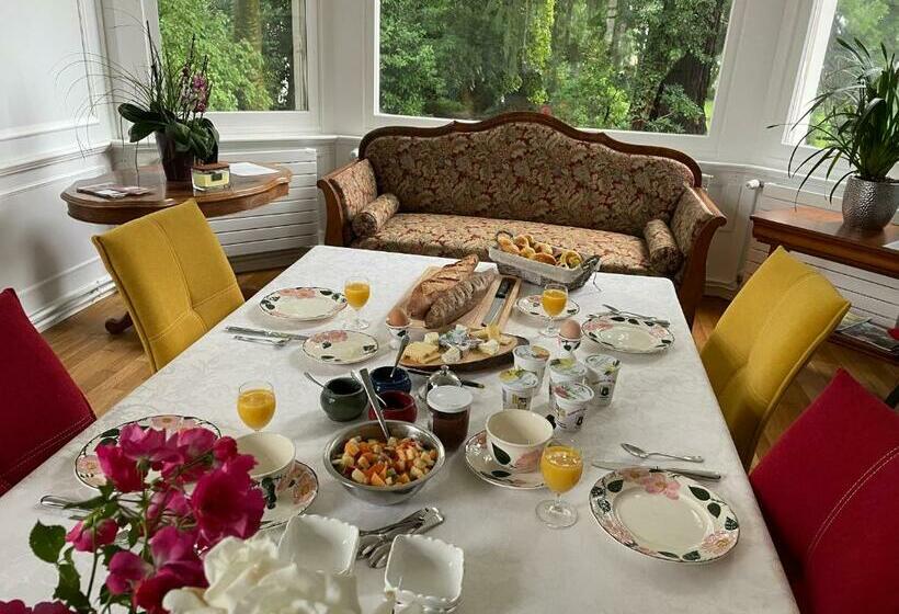 مبيت وإفطار La Maison Bleue « la Charade »