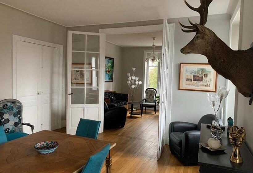 مبيت وإفطار La Maison Bleue « la Charade »