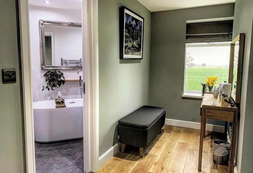 مبيت وإفطار The Swan Inn Letton