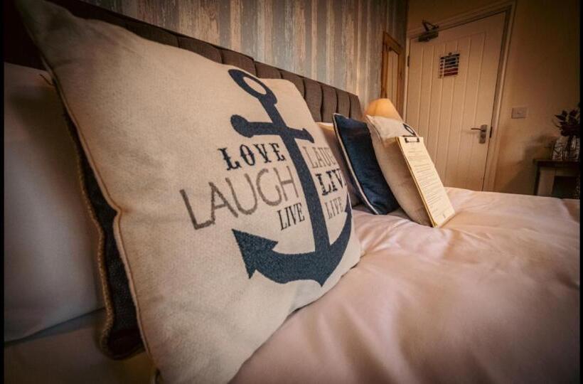 Ensuite Bed And Breakfast Rooms At The Ring Pub