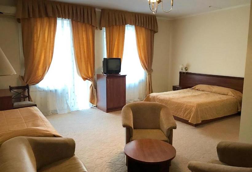 Hotel готель ягодин