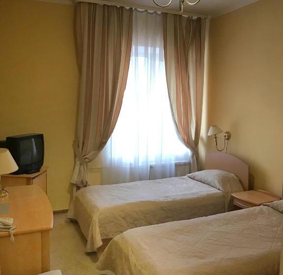 Hotel готель ягодин