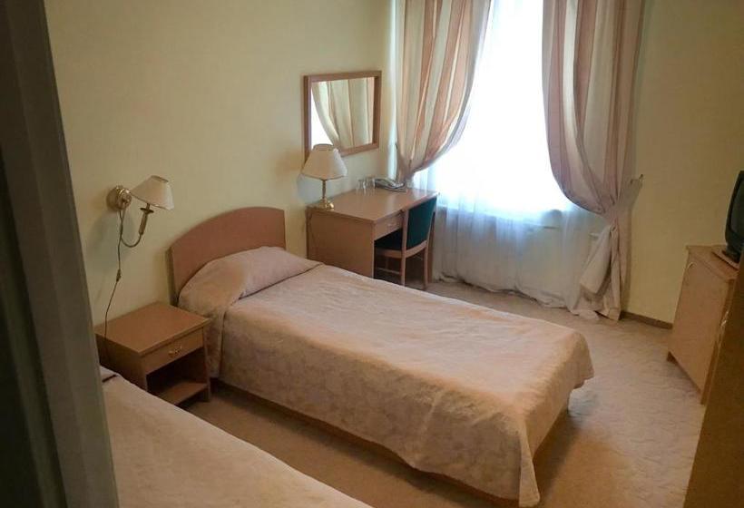 Hotel готель ягодин