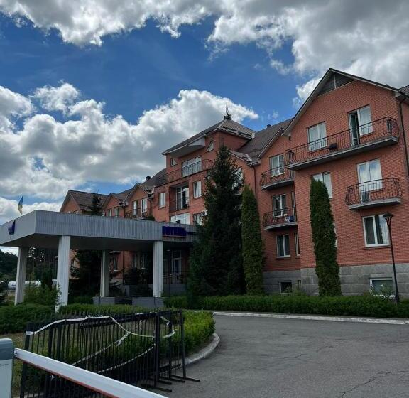 Hotel готель ягодин