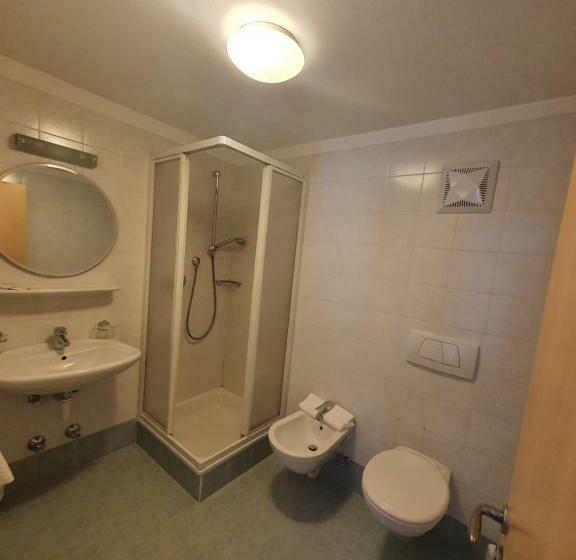 בית מלון כפרי Albergo Bar Ristorante Dolomia