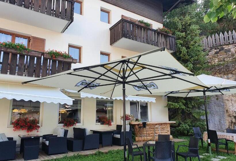 בית מלון כפרי Albergo Bar Ristorante Dolomia