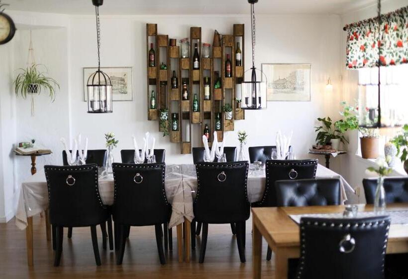 Отель Apelkvistens Wärdshus & Logi