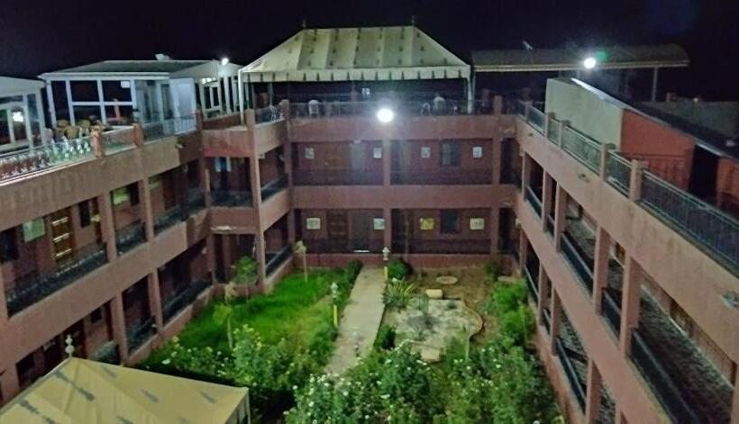 בית מלון כפרי Atlas