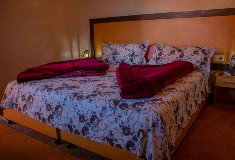 בית מלון כפרי Atlas