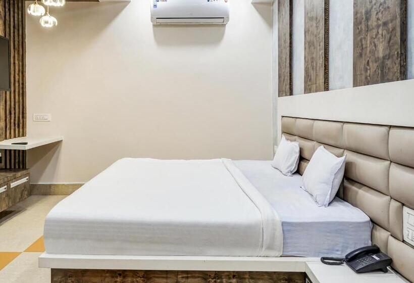 ホテル Capital O 79766  Star International