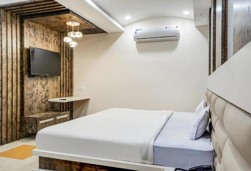 ホテル Capital O 79766  Star International