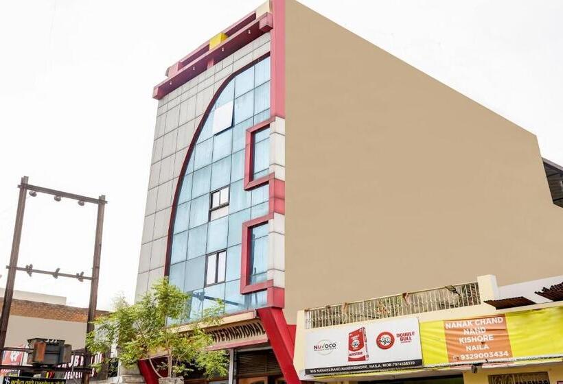 ホテル Capital O 79766  Star International